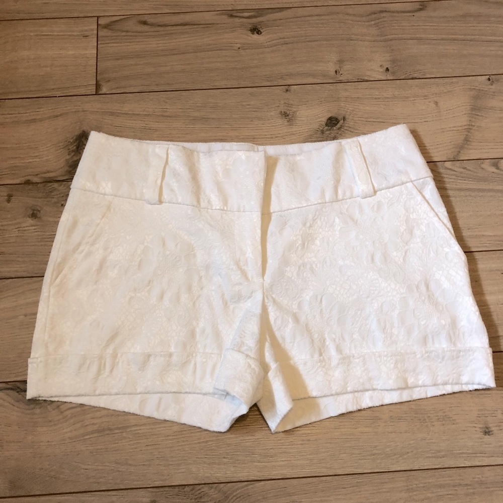 Women’s Maurice Boho textured floral white shorts size 5/6
